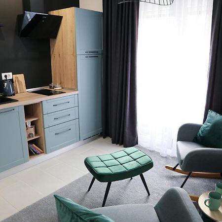 Flora Studio Apartments Korenica Buitenkant foto