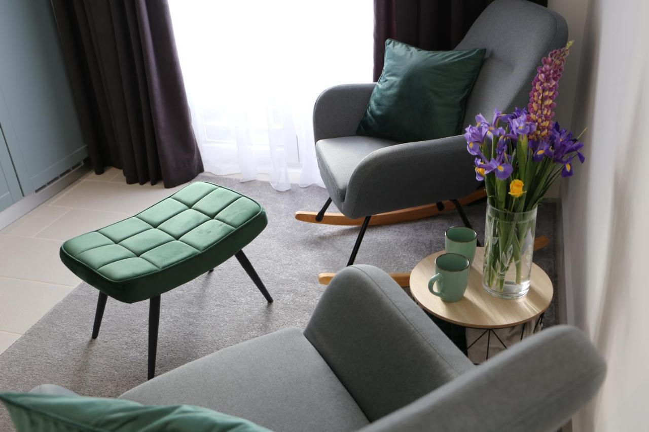 Flora Studio Apartments Korenica Buitenkant foto